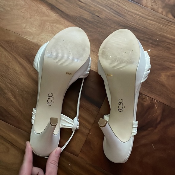 BCBG heels - Picture 4 of 6